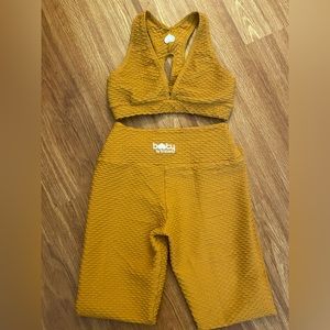 Yellow honey yoga / workout set by bootybybrabants